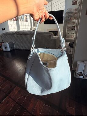 Genuine leader made in Italy Pebbled Leather Shoulder Hobo Bag in Light Blue